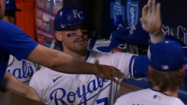 Kyle Isbel scores on sac fly