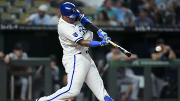 Salvador Perez's RBI double