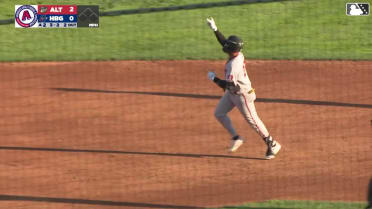 Esmerlyn Valdez's third consecutive game with a homer