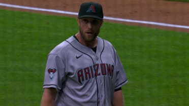 Merrill Kelly apaga el fuego