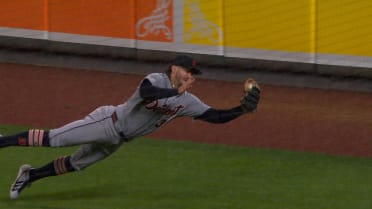 Zach McKinstry's outstanding diving catch