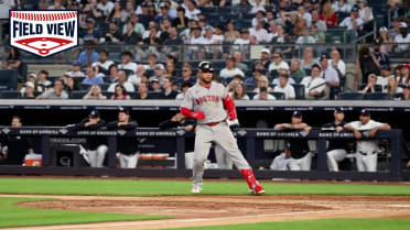 Field View: Willson Contreras' two-run home run
