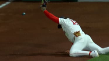 Impresionante atrapada lanzándose de Jarren Duran