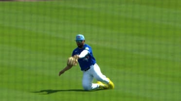 Jonatan Clase's sliding grab