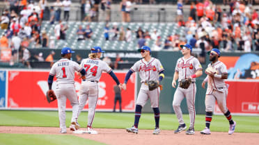 Austin Riley sella el triunfo de los Bravos