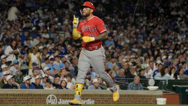 Yoán Moncada produce dos con HR