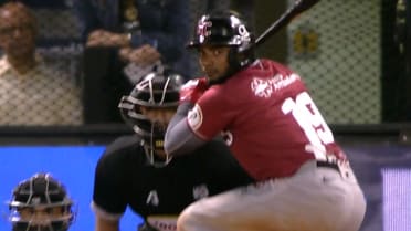 Pablo Reyes trae dos con sencillo