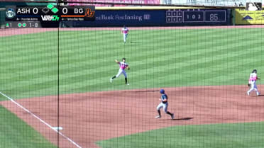 Adrian Santana's beautiful jump-throw
