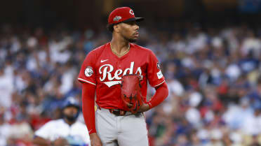 Hunter Greene to undergo MRI after elbow stiffness