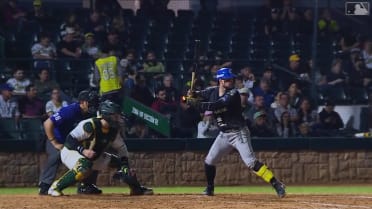 Chávez explota con HR de tres carreras 