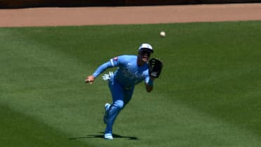 Isaac Collins' nice diving catch