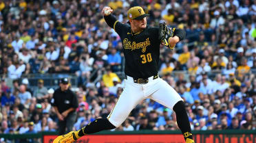 Paul Skenes ends the top of the 2nd inning with a K