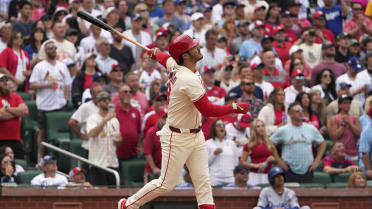 Nolan Arenado decide con hit de oro