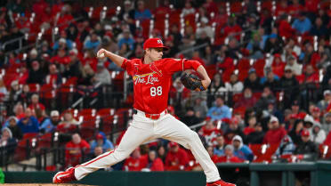 Rangers acquire Phil Maton from Cardinals