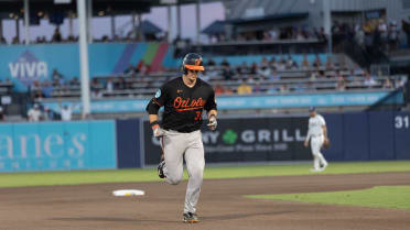 Adley Rutschman's solo homer (8)