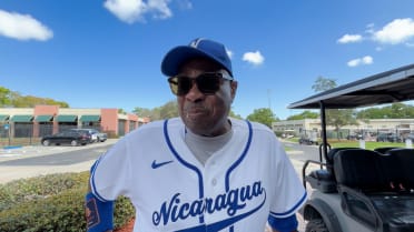 Dusty Baker takes a tour of Dodgertown