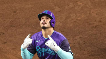 Nolan Arenado ties Joey Votto with 356th career HR