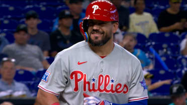 Kyle Schwarber end his K streak then laughs it off