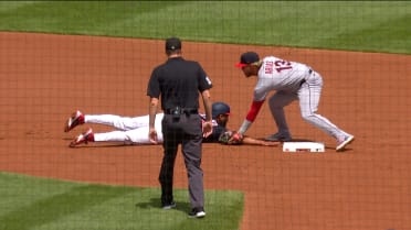 Logan Allen nabs Amed Rosario after review