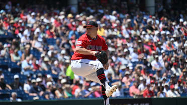 Parker Messick strikes out Ali Sánchez 