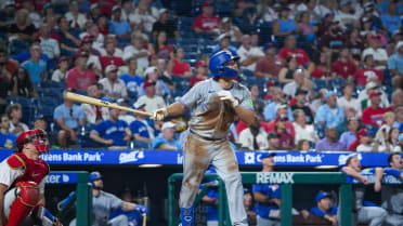 Josh Smith hits solo home run  on his birthday (2)
