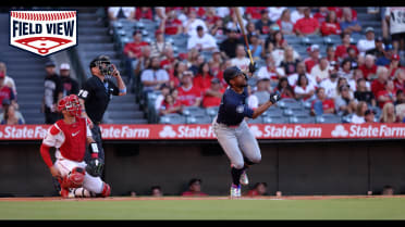 Field View: Julio Rodríguez hits a solo home run