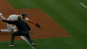 Increíble jugada y el tiro de Vaughn Grissom 