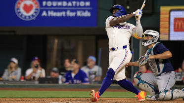 Adolis García's solo home run (7)