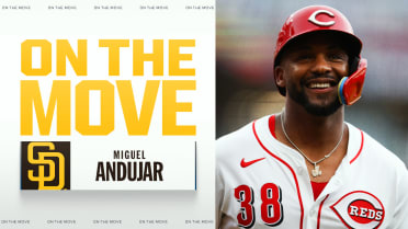 Miguel Andujar signs with Padres