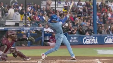 Connor Hollis pega grand slam