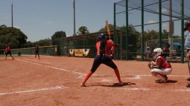 Carmen Bivens' two-run homer vs. Atlanta