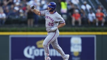 Pete Alonso's solo homer (32)
