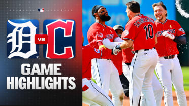 Daniel Schneemann delivers a walk-off hit in 3-2 win