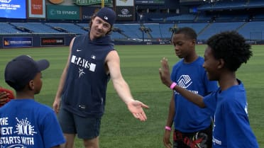 Rays host clinic for Boys & Girls Club