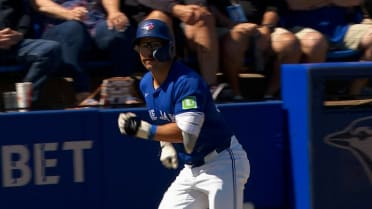 Davis Schneider's first homer of spring