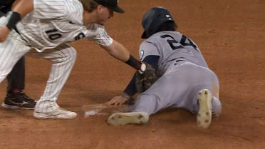 Jasson Domínguez steals 2nd after review