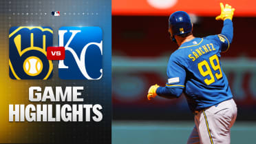 Christian Yelich and Gary Sánchez lead Brewers to win