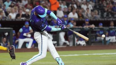 Lourdes Gurriel Jr.'s RBI single