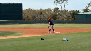 Pete Alonso warms up at first base at Spring Training