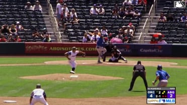 James Tibbs III doubles (15) on a sharp line drive to center fielder Zac Veen. Alex Freeland scores. Enrique Hernández scores.