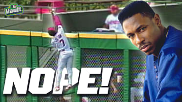 15 times Kenny Lofton robbed a HR from the heavens