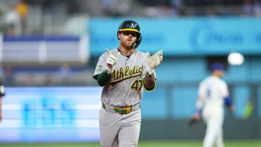 Tommy White's solo homer (2)