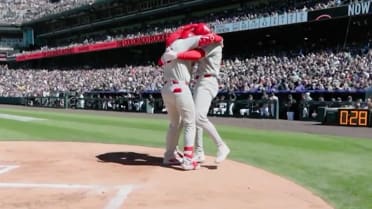 Los Filis anotan siete en la 1ra entrada