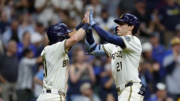 Christian Yelich's two-run home run (29)