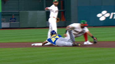 Alek Thomas saca a Lucas Ramírez en segunda