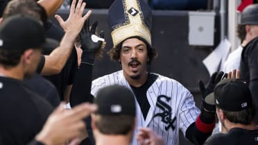 Miguel Vargas' 25th homer of the season
