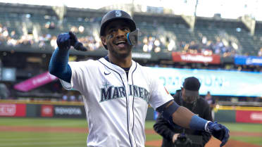 Julio Rodríguez's two-run home run (10)