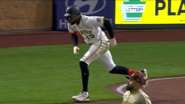 Oneil Cruz, Fernando Tatis Jr. have fun exchange