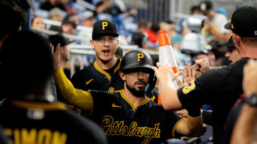 Nick Gonzales scores on forceout, error