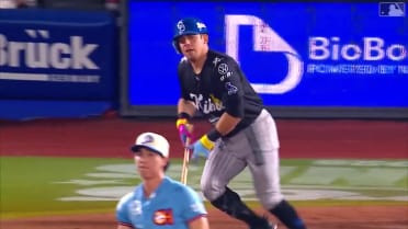 Víctor Mendoza impulsa dos con hit